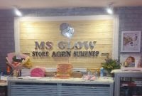 Agen Ayu MS. Glow di Jalan Pepaya No. 144 Karangduak, Kota Sumenep siap melayani kebutuhan produk kecantikan. Pelayanan ramah dan santun. (Foto: Toifur Ali Wafa/LensaMadura.Com)