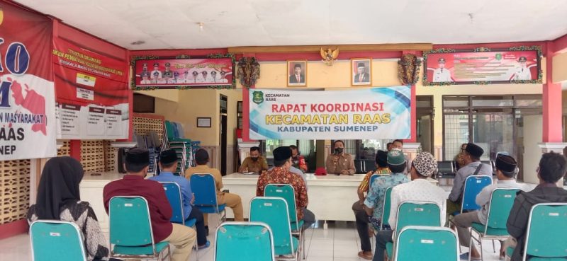 Foto. Rapat Koordinasi Kecamatan Raas Sumenep bersama masyarakat desa.
