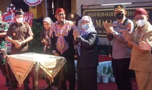 8d4728179810ded5d8cb704047c41f33afc47a3b2a6b703f827fa4714269c41f.0