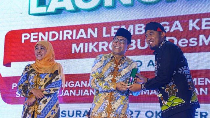 Foto. Bupati Sumenep, Achmad Fauzi SH saat menerima penghargaan di KRI Makassar Markas Koarmada II Surabaya pada Kamis (27/10/2022).