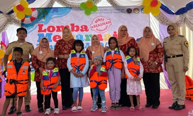 Pelaksanaan lomba mewarnai dan kampanye keselamatan pelayaran bagi anak usia dini oleh KUPP Kelas III Telaga Biru Bangkalan (lensamadura.com/istimewa)