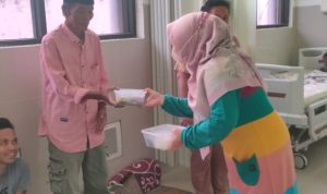 RSUD dr H Moh Anwar Sumenep Berbagi Takjil Gratis selama Ramadhan 2024