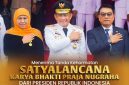 Gubernur Jawa Timur periode 2019-2024 Khofifah Indar Parawansa meraih tanda kehormatan Satyalancana Karya Bhakti Praja Nugraha dari Presiden Joko Widodo (lensamadura.com/istimewa)