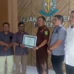 Pindah Tugas, SMSI Berikan Penghargaan kepada Kejari Sumenep