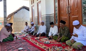 Bertemu Mas Kiai, Warga Pulau Sapudi Curhat soal Infrastruktur Jalan yang Rusak