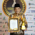 Sekdakab Sampang Raih Penghargaan Pejabat Inovatif dalam Madura Award 2024