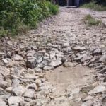 Dana Desa Sudah Cair, Warga Montorna Kembali Keluhkan Jalan Rusak