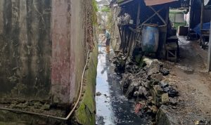 Petugas Pasar Anom Minta Pedagang dan Pengunjung Tertib Buang Sampah