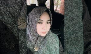 Mengulik Perjalanan Bisnis Hodaifah, Bangun Usaha secara Mandiri, Mulai Miniatur Kardus hingga Sukses Rintis Waroeng Barbar