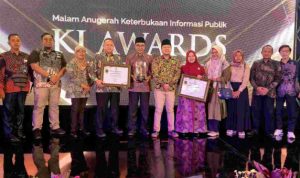 Pamekasan Raih Predikat Kabupaten Informatif pada KI Awards Jawa Timur 2025